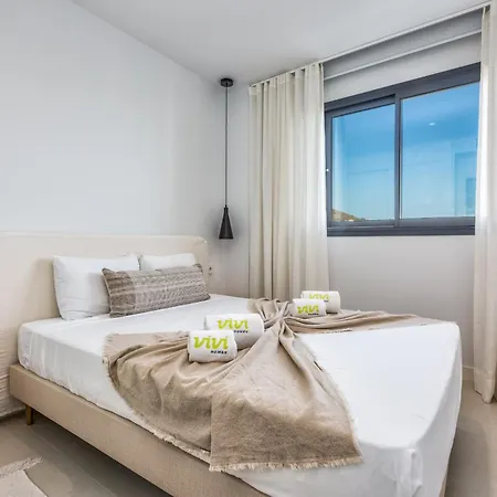 Vivi Homes - Terra Higueron Luxury, Terrace & Pool Apartment Fuengirola