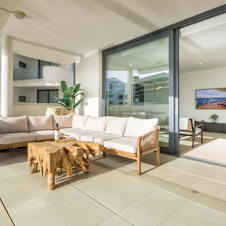 Vivi Homes - Terra Higueron Luxury, Terrace & Pool Apartment Fuengirola