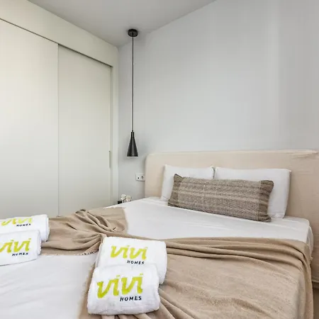 Vivi Homes - Terra Higueron Luxury, Terrace & Pool Apartment *